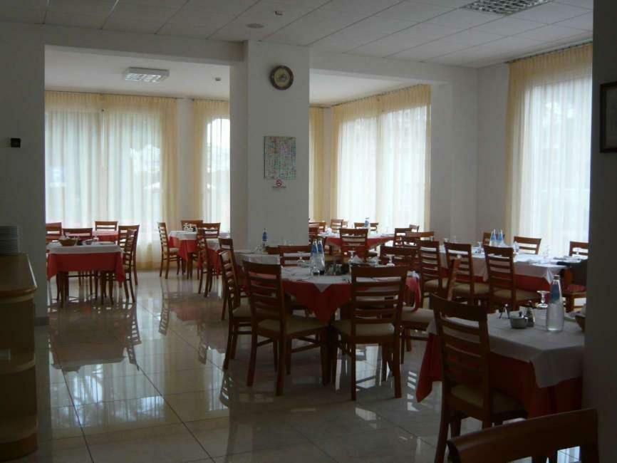 Hotel Calipso Llido Degli Estensi Exterior photo